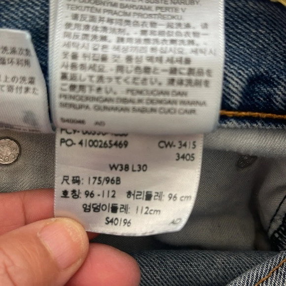 Levi’s 2 pair bundle mens size 38 x30 relaxed fit light  medium wash - Picture 15 of 17